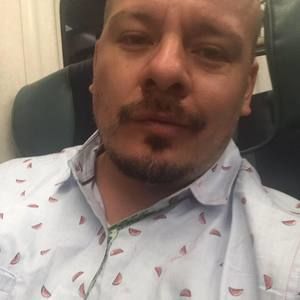 Meet your Posher, Christhian